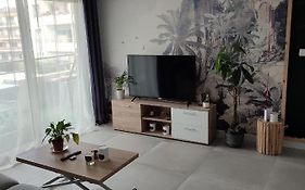 Superbe Appartement T2 En Plein Centre Avec Piscine
